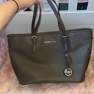 Grey Jet Set Tote Michael kors bag